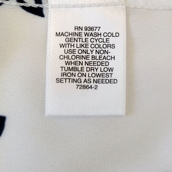 Liz Claiborne Blue Floral & Paisley Patterned V-neck Cap Sleeve Chiffon Blouse - Picture 9 of 9